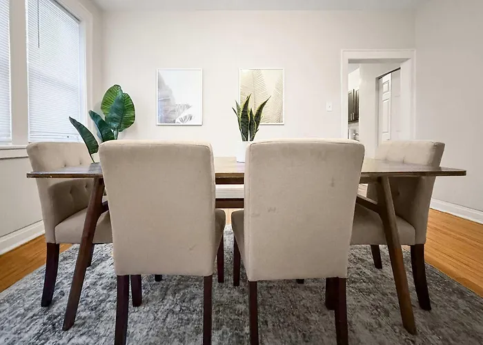 3br Spacious In - Newgard Rep Apartment Chicago