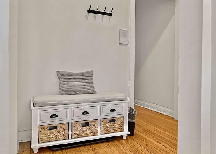 3br Spacious In - Newgard Rep *