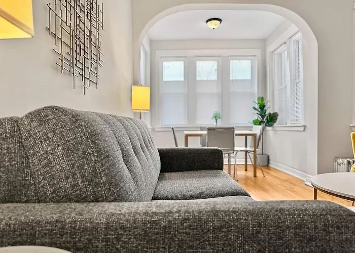 3br Spacious In - Newgard Rep Apartment Chicago