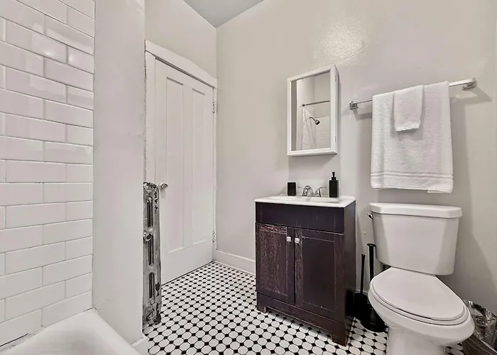 3br Spacious In - Newgard Rep