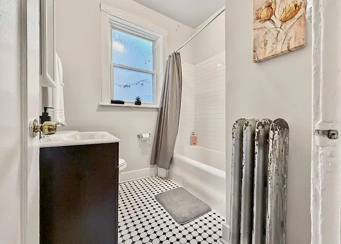 3br Spacious In - Newgard Rep Apartment