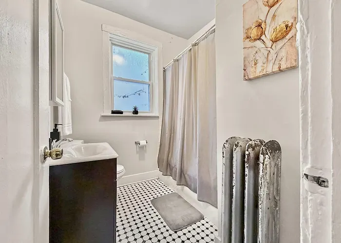 3br Spacious In - Newgard Rep *