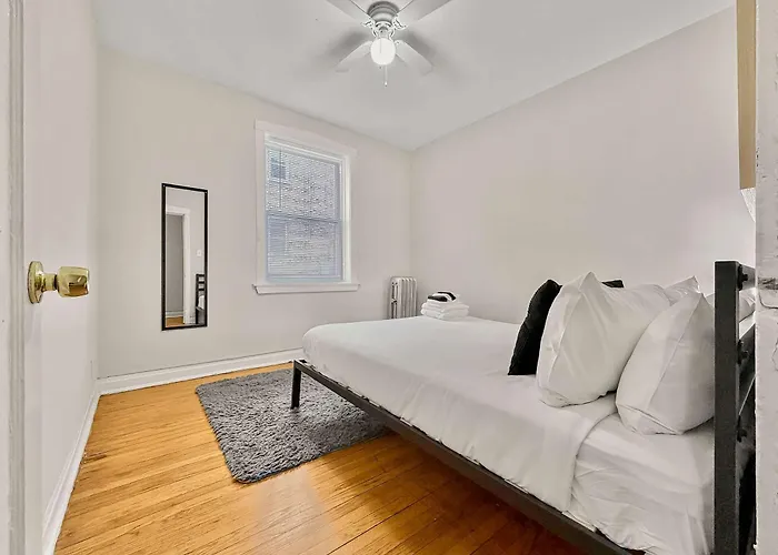 3br Spacious In - Newgard Rep * Chicago