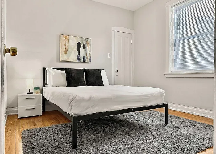 3br Spacious In - Newgard Rep Apartment Chicago